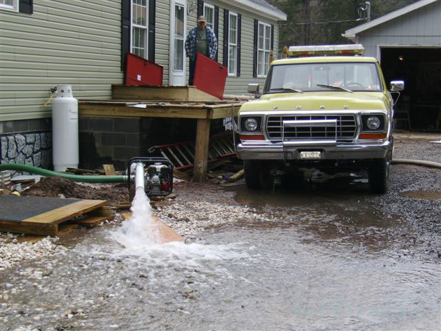 Pumping out a neighbor in need Pumping out a neighbor in need
